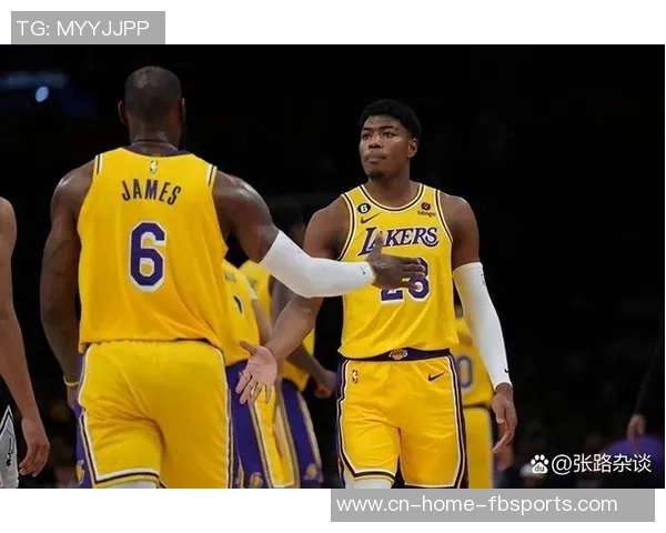 湖人队与开拓者队激战第一节精彩瞬间回顾与分析